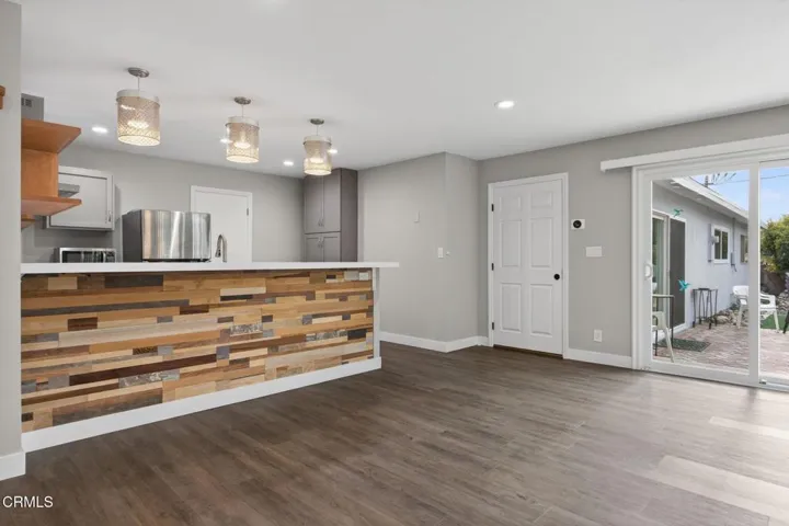 13-web-or-mls-UpmarketMedia-157 Lan-95