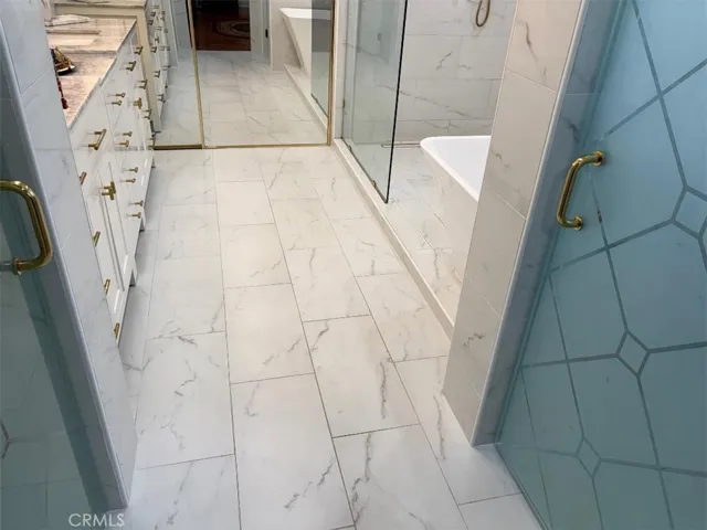 Main Restroom #1, Fully Remodeled, Heated Floors, Dual Shower Heads & Tub