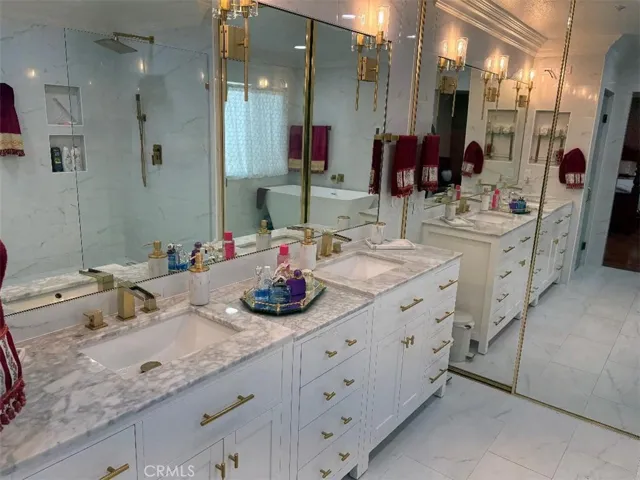 Main Restroom #1, Fully Remodeled, Heated Floors, Dual Shower Heads & Tub