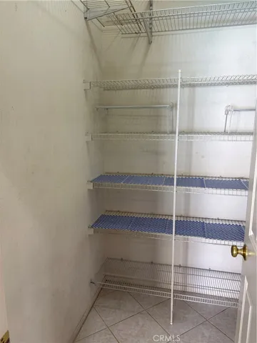 Walk-in-Pantry