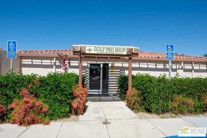 Golf Clubhouse