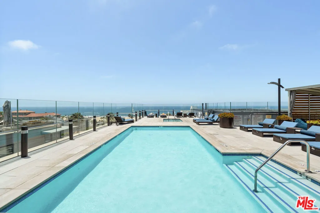 1755 Ocean Avenue 811, Santa Monica, California 90401 home-pic-27