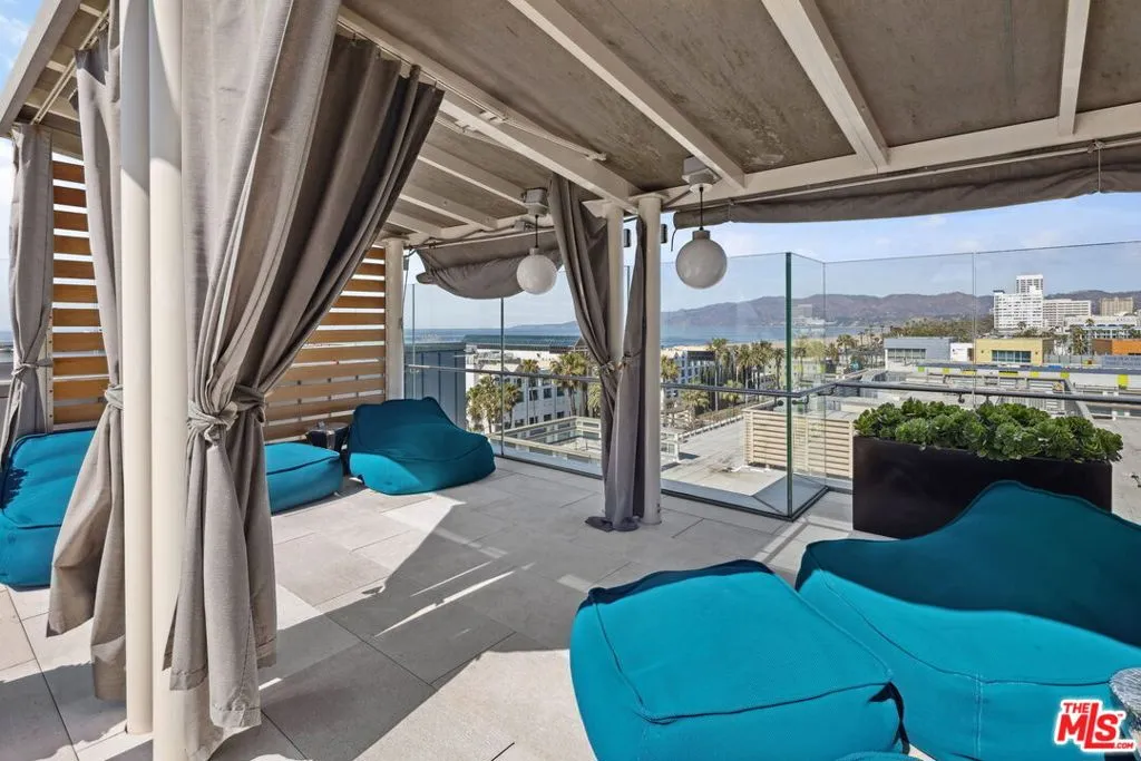 1755 Ocean Avenue 811, Santa Monica, California 90401 home-pic-23