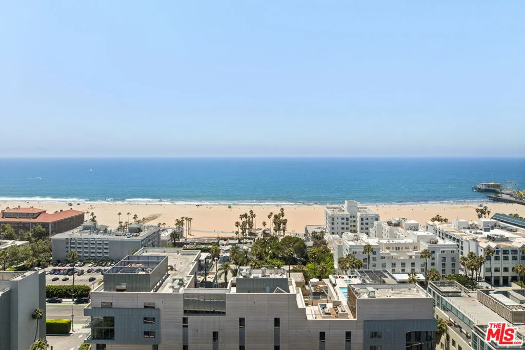 1755 Ocean Avenue 811, Santa Monica, California 90401 home-pic-1