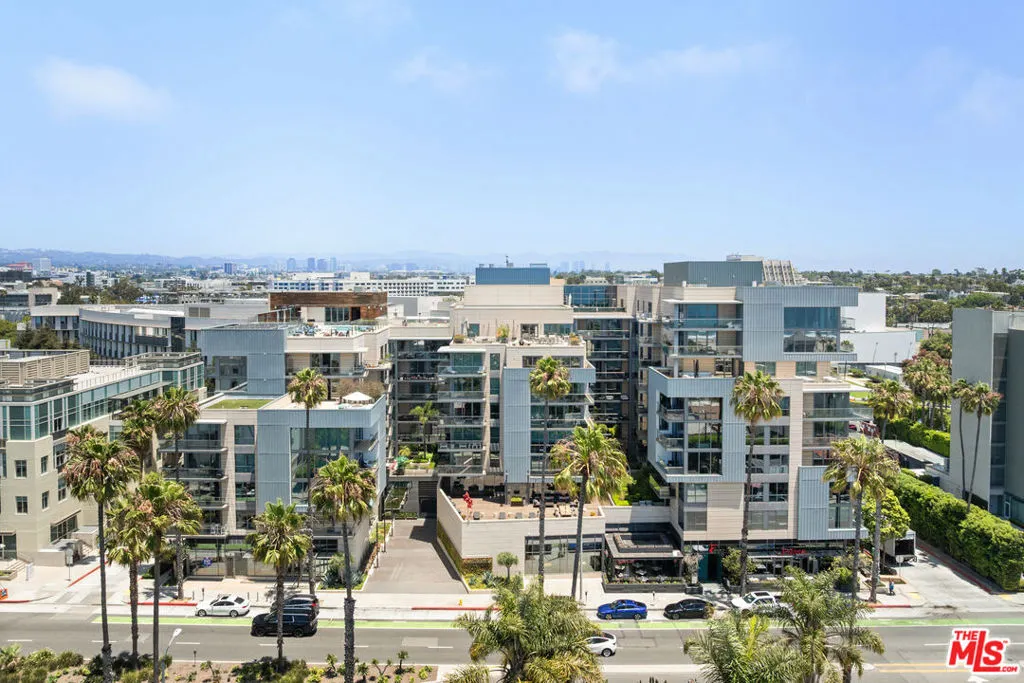 1755 Ocean Avenue 811, Santa Monica, California 90401 home-pic-17