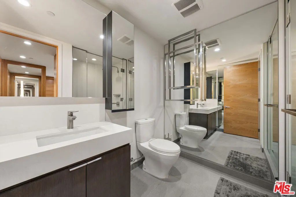 1755 Ocean Avenue 801, Santa Monica, California 90401 home-pic-10