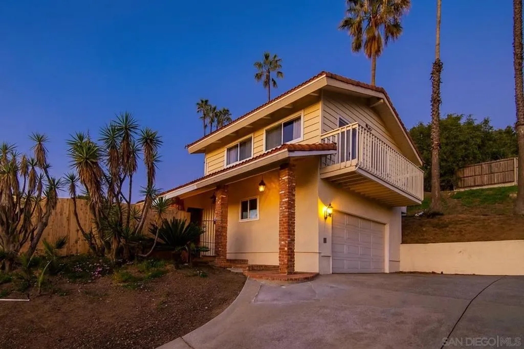 909 Donnan Place, Vista, California 92084 home-pic-1
