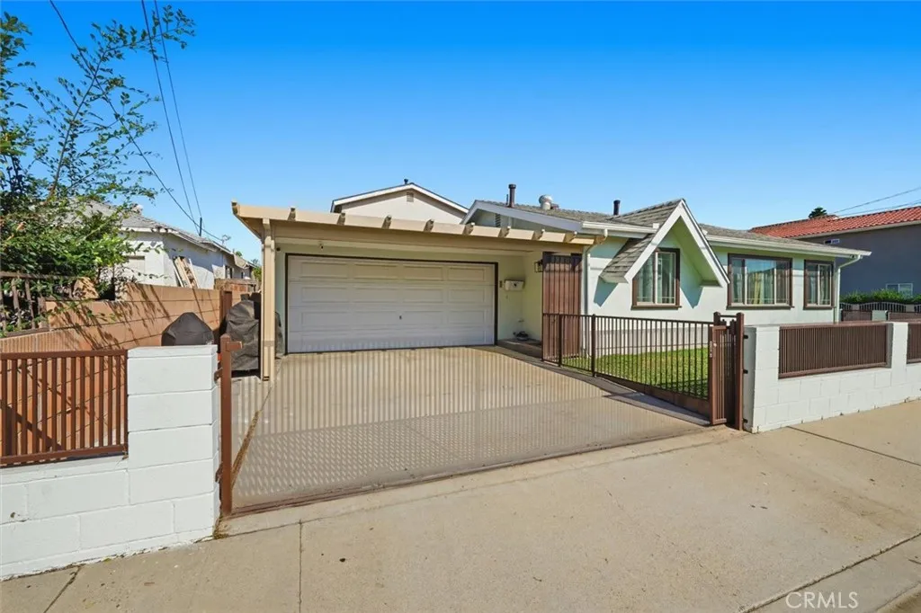11851 Earlham, Orange, California 92869 home-pic-24