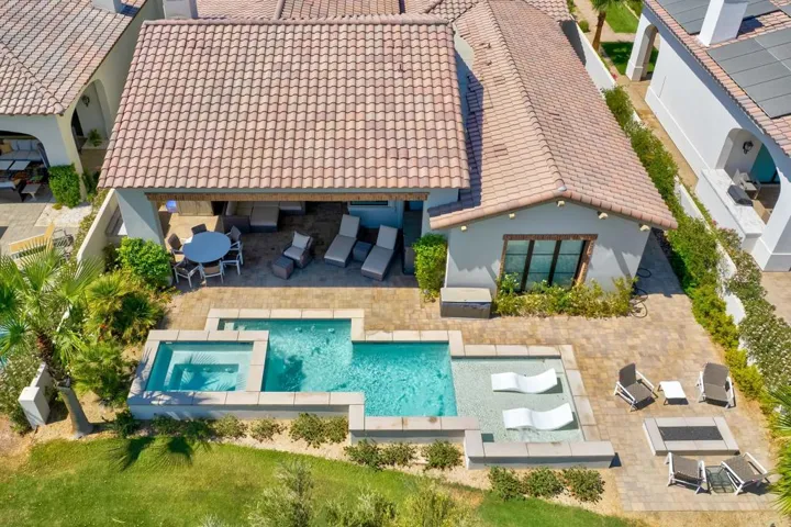 77_81722_Andalusia77_mls