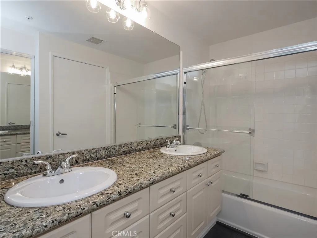 1281 Cabrillo Avenue 204, Torrance, California 90501 home-pic-16