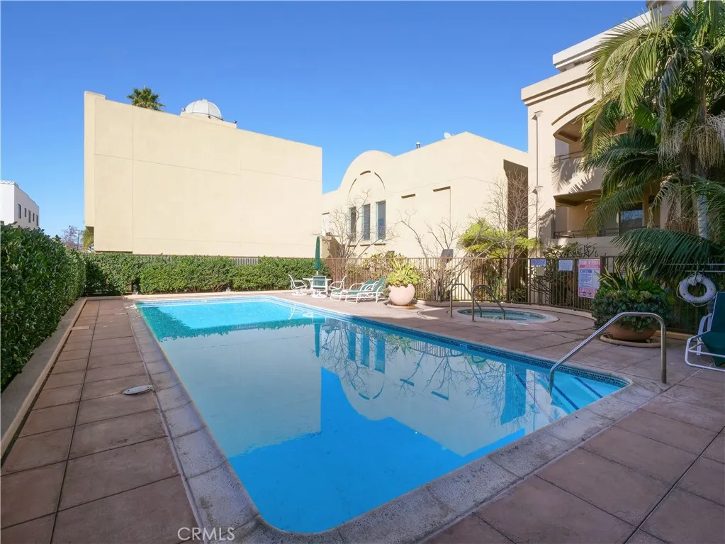 1281 Cabrillo Avenue 204, Torrance, California 90501 home-pic-24