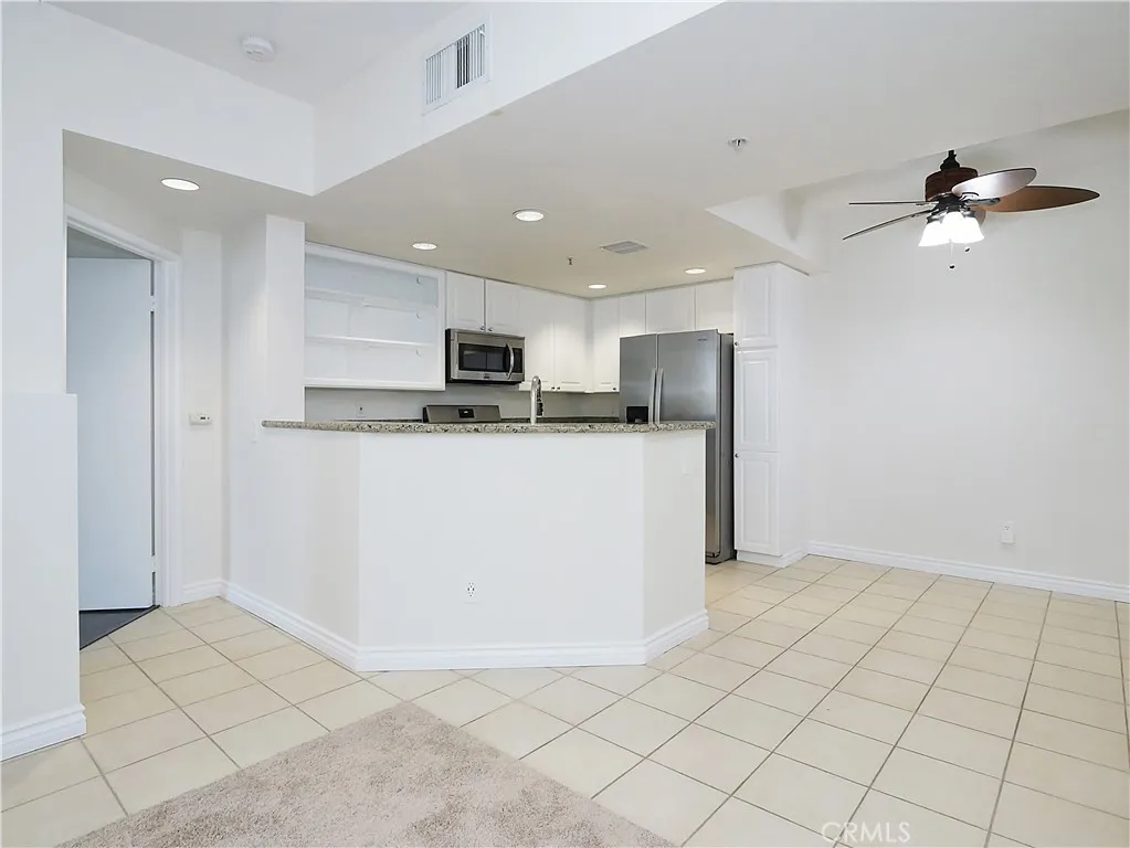 1281 Cabrillo Avenue 204, Torrance, California 90501 home-pic-9