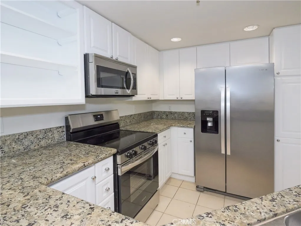 1281 Cabrillo Avenue 204, Torrance, California 90501 home-pic-10