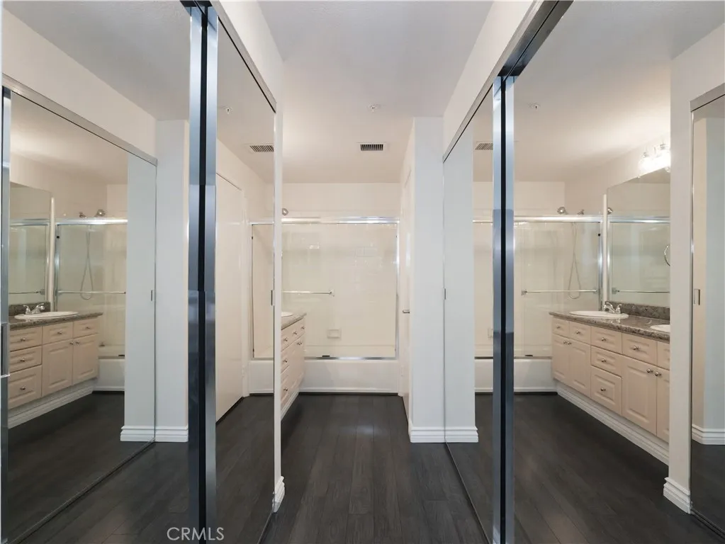 1281 Cabrillo Avenue 204, Torrance, California 90501 home-pic-15