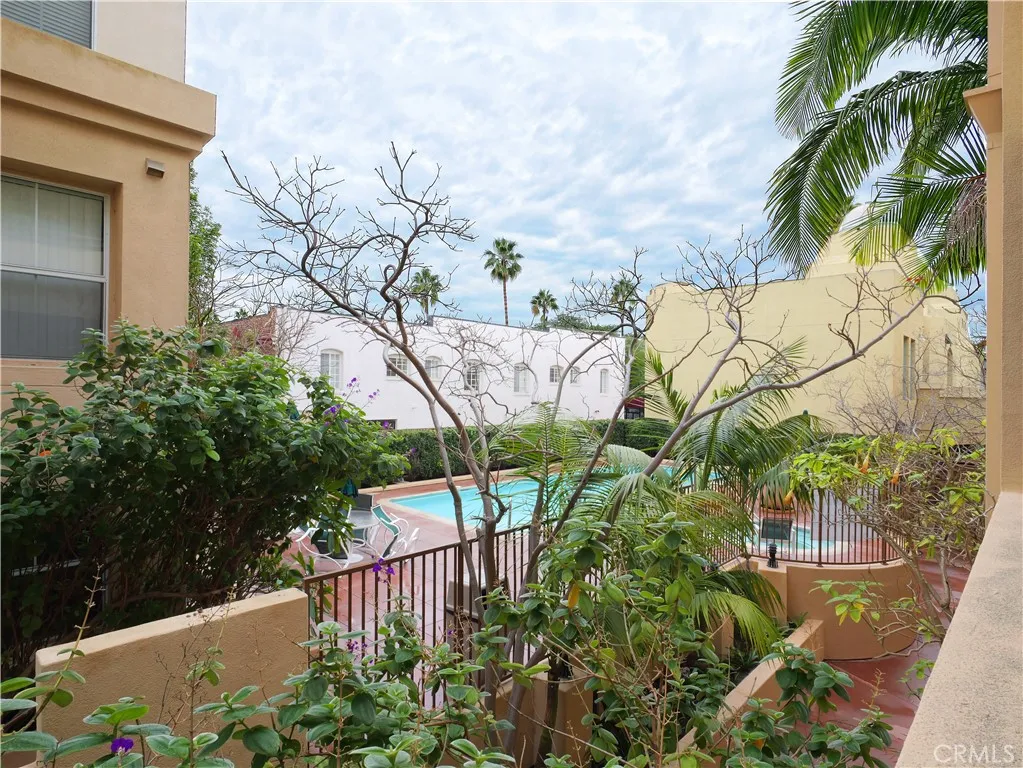 1281 Cabrillo Avenue 204, Torrance, California 90501 home-pic-22