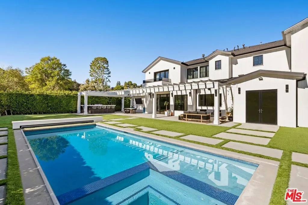 16866 Mooncrest Drive, Encino, California 91436 home-pic-17