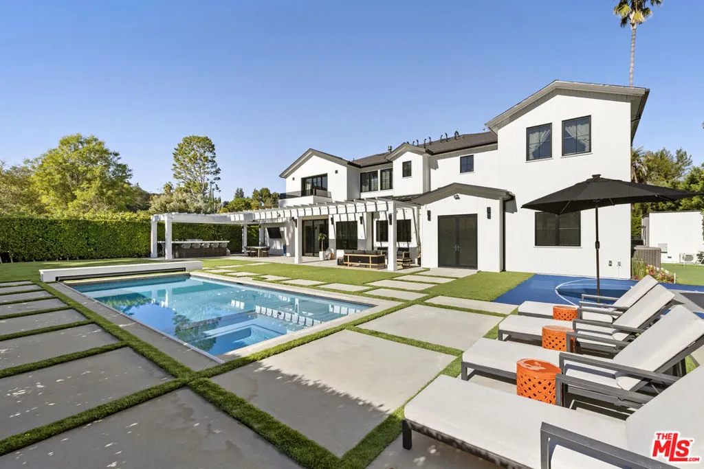 16866 Mooncrest Drive, Encino, California 91436 home-pic-1