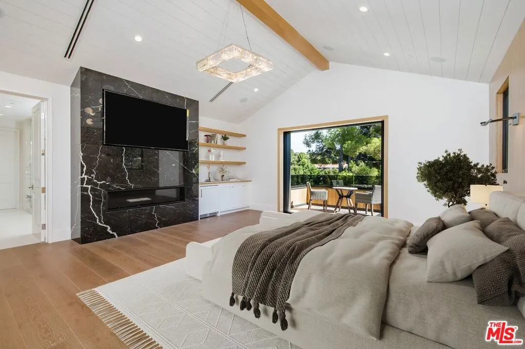 16866 Mooncrest Drive, Encino, California 91436 home-pic-18
