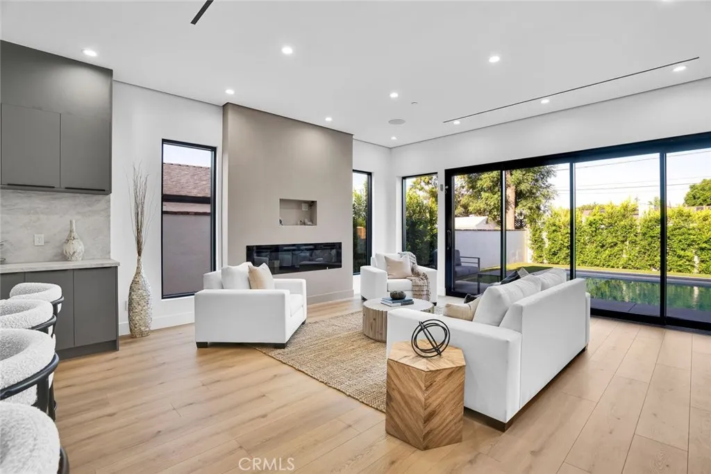 6010 Lasaine Avenue, Encino, California 91316 home-pic-7