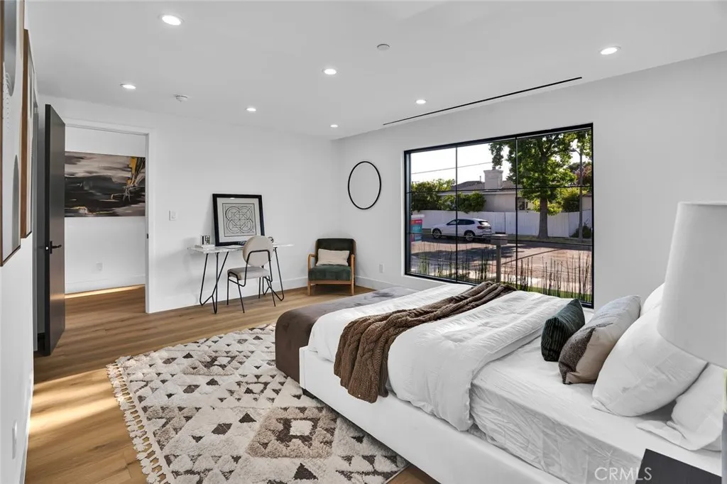 6010 Lasaine Avenue, Encino, California 91316 home-pic-25