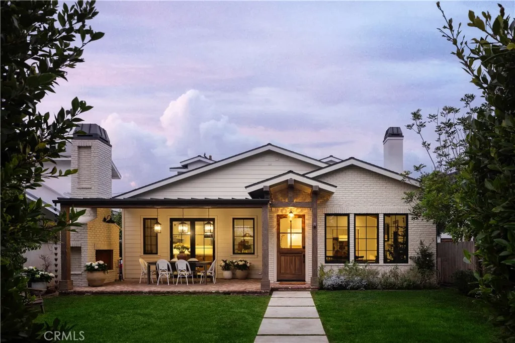 224 Flower Street, Costa Mesa, California 92627 home-pic-1