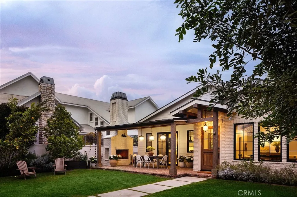 224 Flower Street, Costa Mesa, California 92627 home-pic-2
