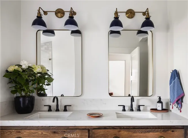 224 Flower Street, Costa Mesa, California 92627
