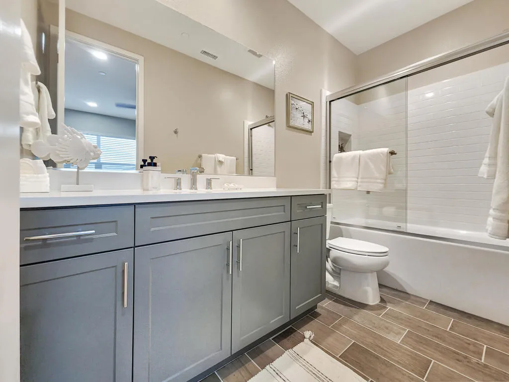 Ensuite Bathroom #4
