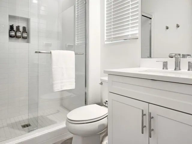 Ensuite Bath #3