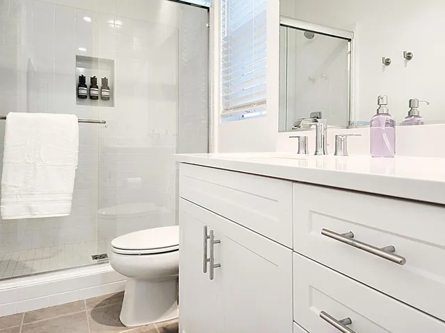 Ensuite Bath #4