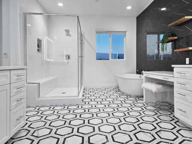 Primary Ensuite Bath