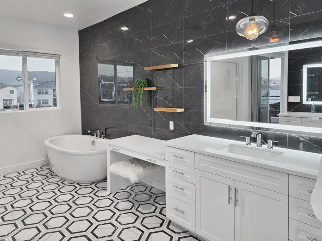 Primary Ensuite Bath
