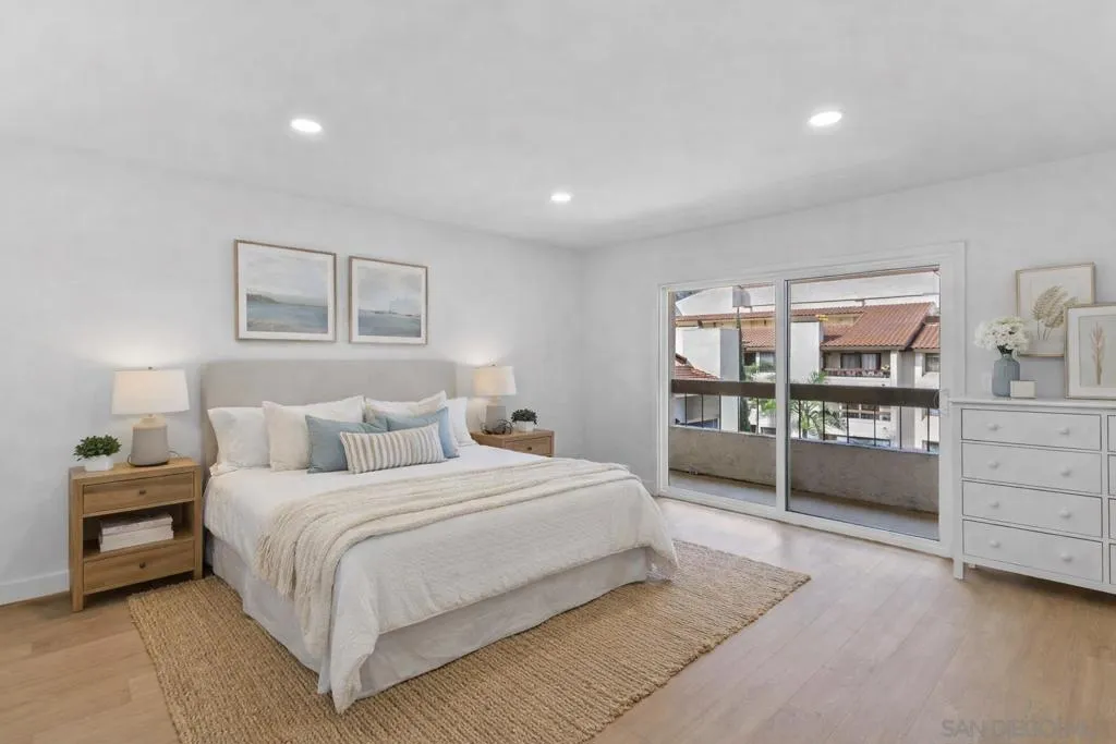 6747 Friars Rd  home-pic-11