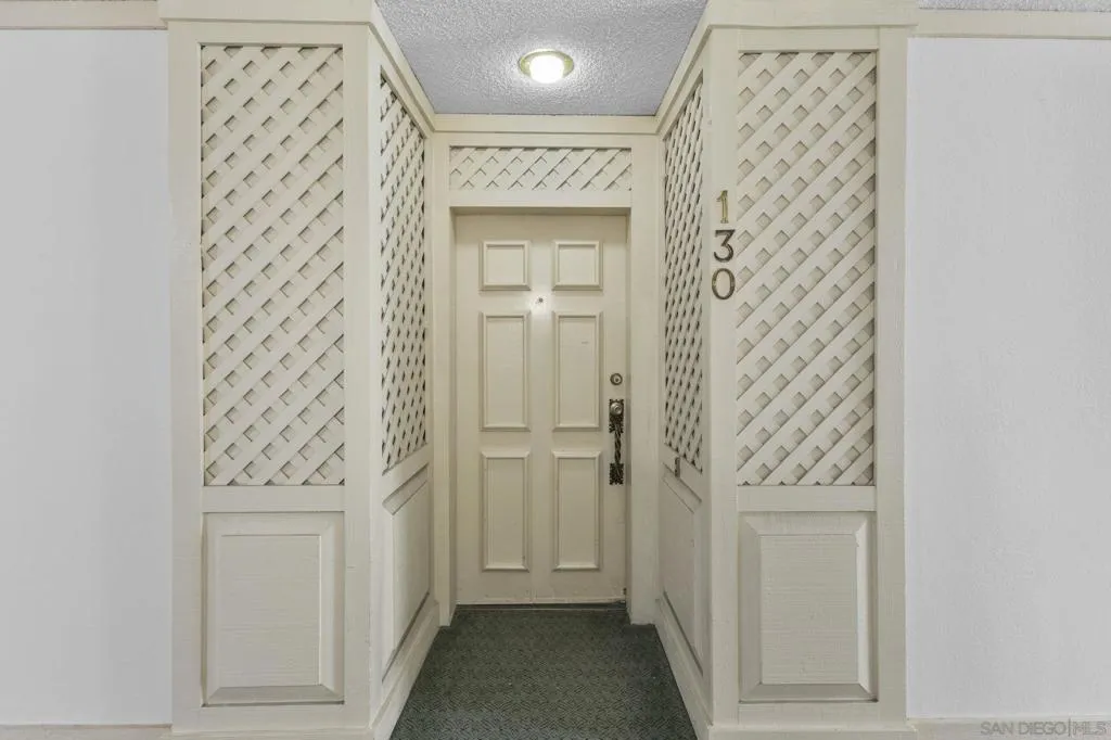 6747 Friars Rd  home-pic-27