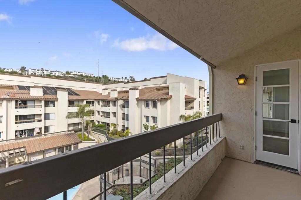 6747 Friars Rd  home-pic-23