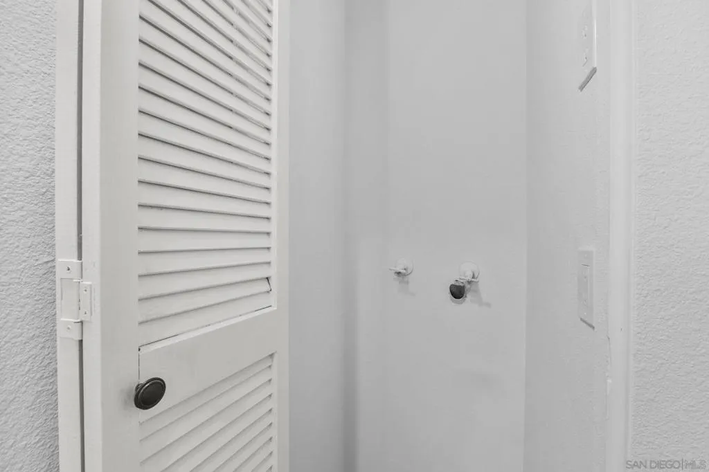 6747 Friars Rd  home-pic-24