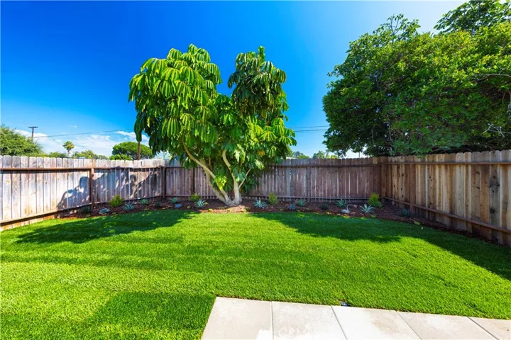 2477 Orange A, Costa Mesa, California 92627