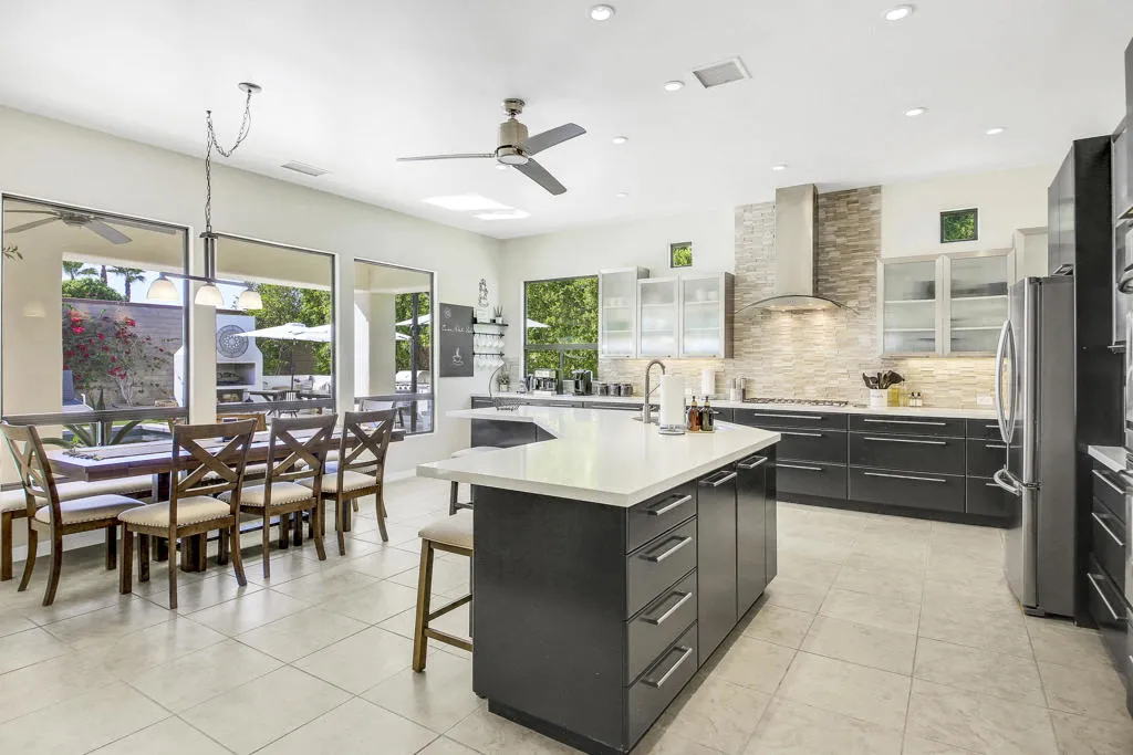 35 KITCHEN FULL SIZE