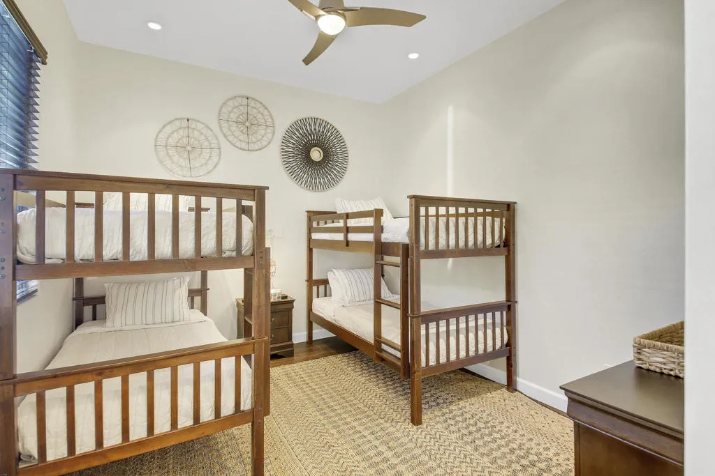 43 BEDROOM FULL SIZE