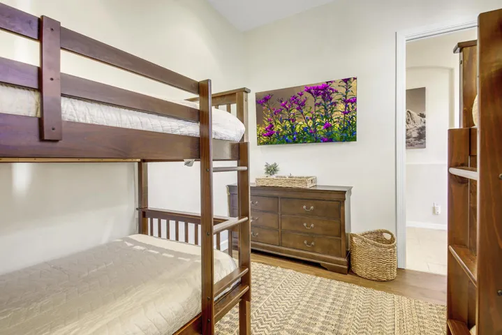 44 BEDROOM FULL SIZE