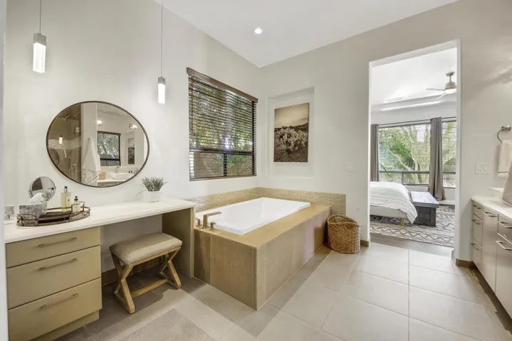 54 MASTER BATH FULL SIZE