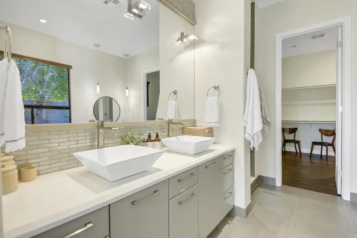 55 MASTER BATH FULL SIZE
