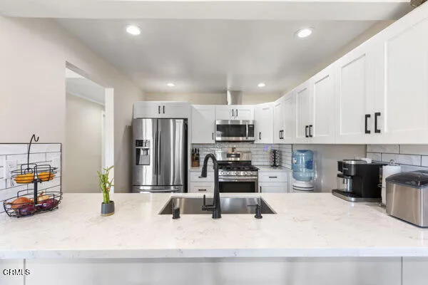 107 Sonoma Lane, Santa Paula, California 93060 home-pic-3