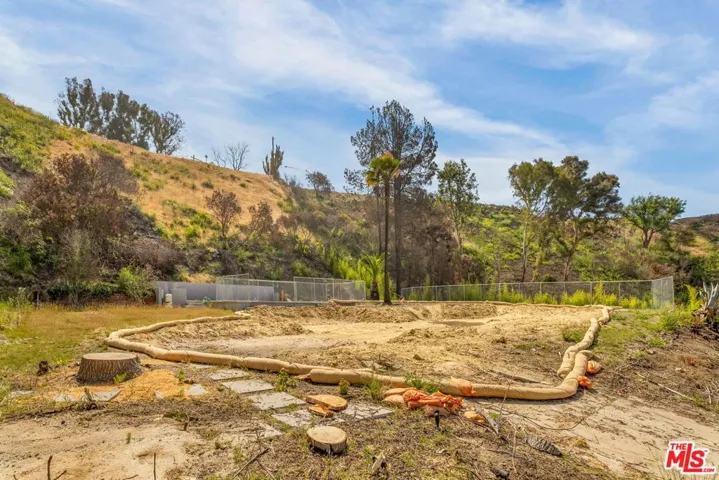 1228 Las Lomas Place, Pacific Palisades, California 90272