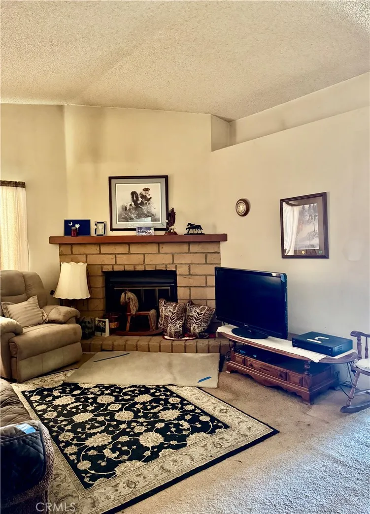 15681 San Jacinto, Fontana, California 92336 home-pic-4