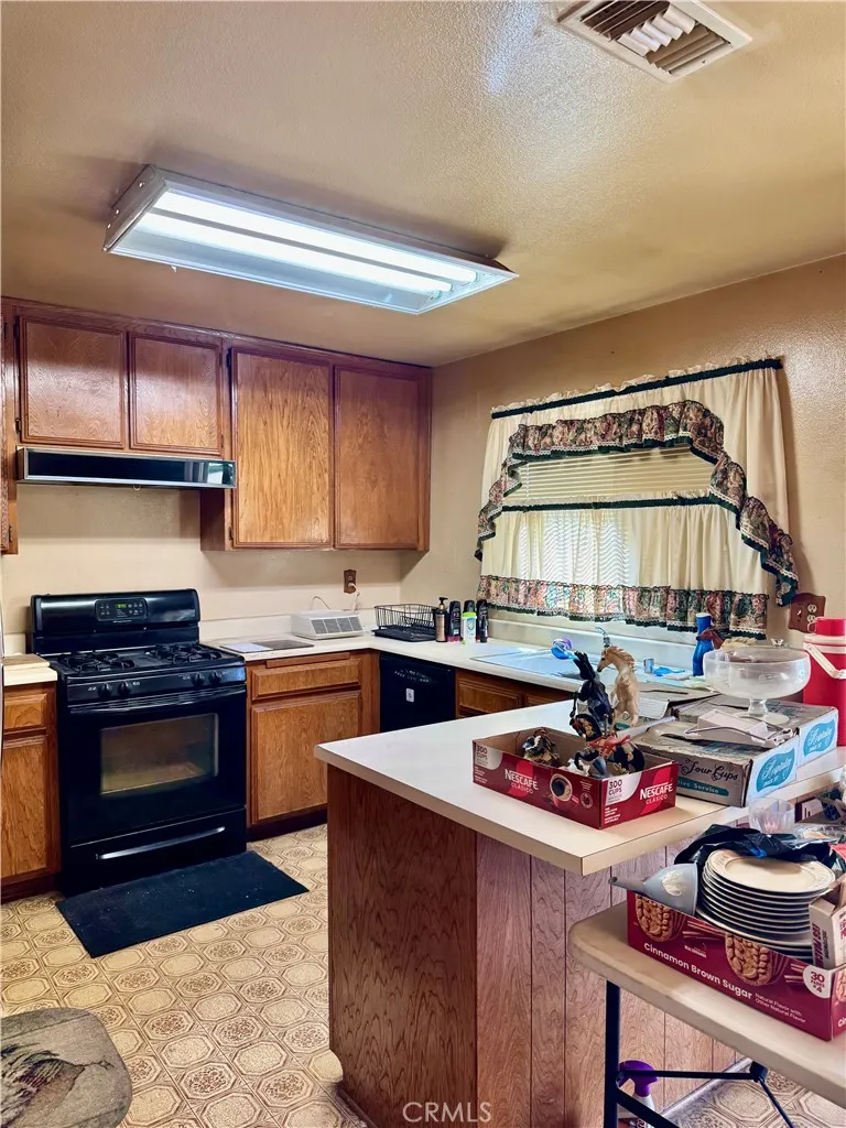15681 San Jacinto, Fontana, California 92336 home-pic-6