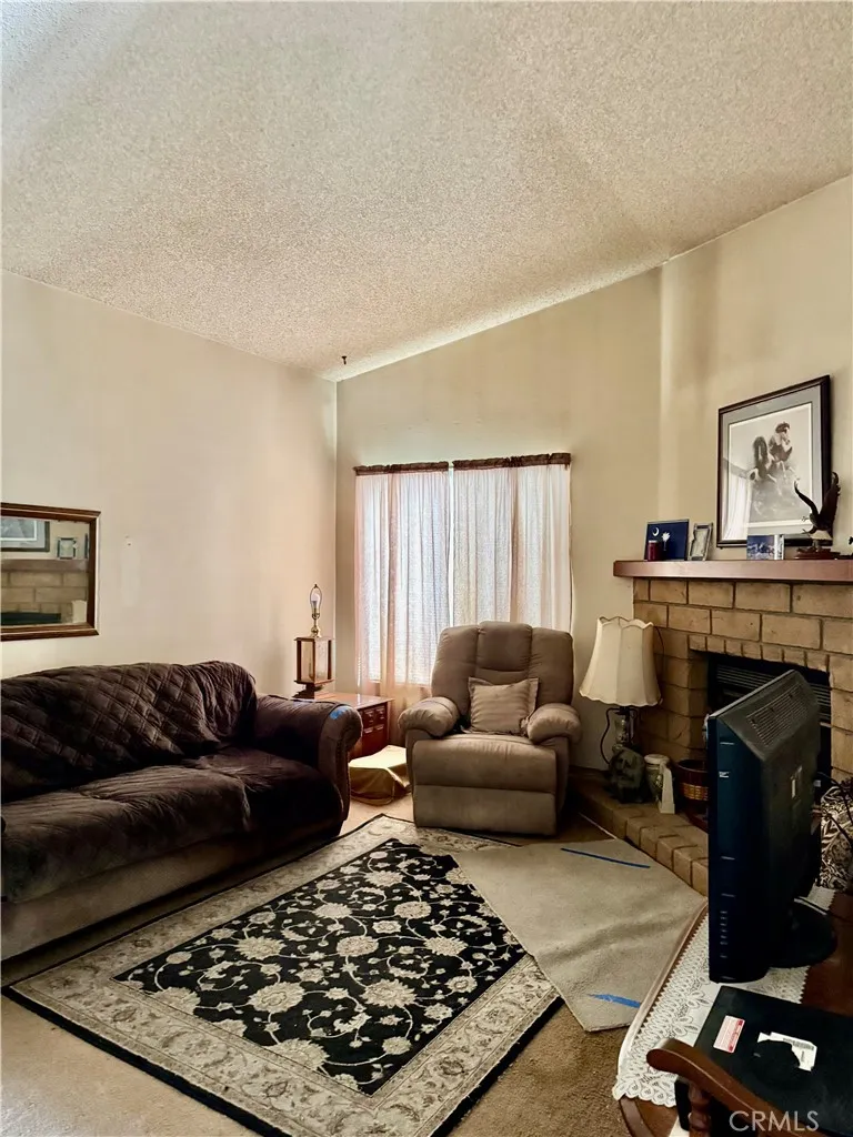 15681 San Jacinto, Fontana, California 92336 home-pic-5