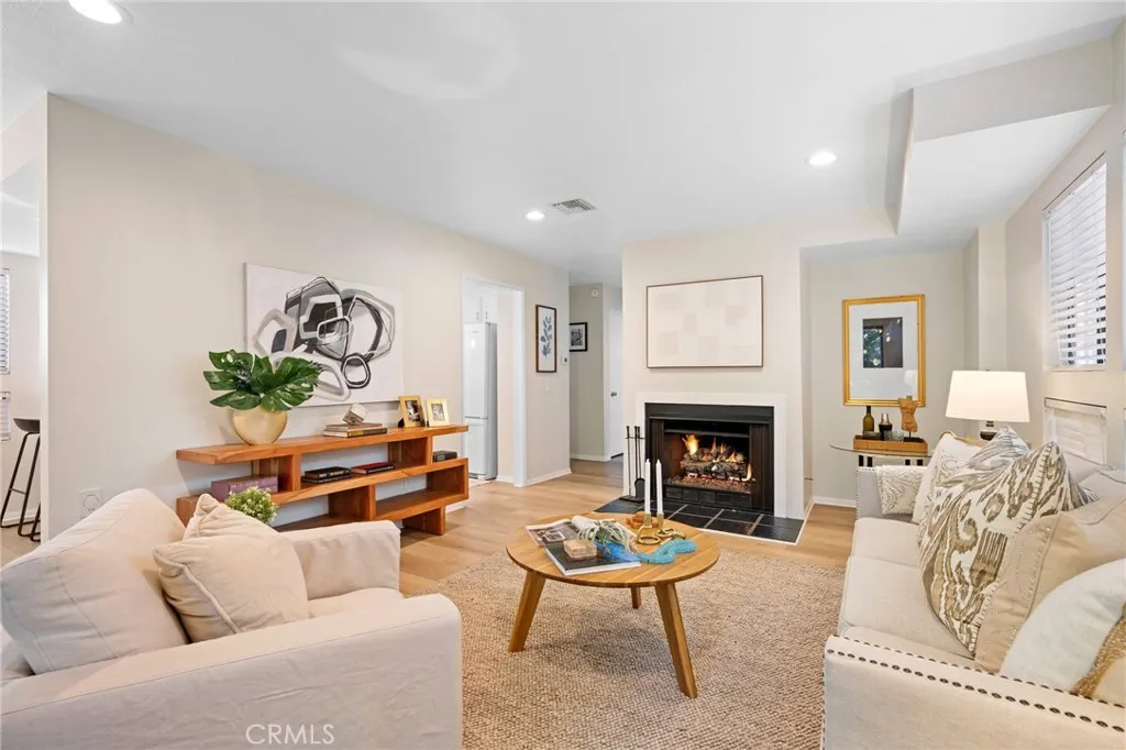 2743 Hermosa Avenue B, Glendale, California 91020 home-pic-9