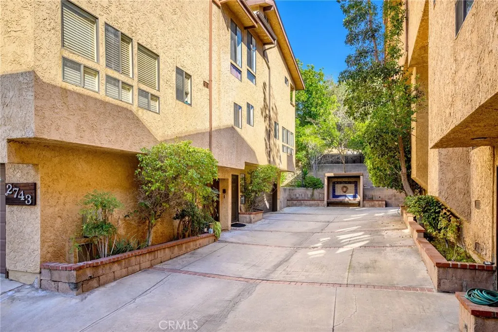 2743 Hermosa Avenue B, Glendale, California 91020 home-pic-30