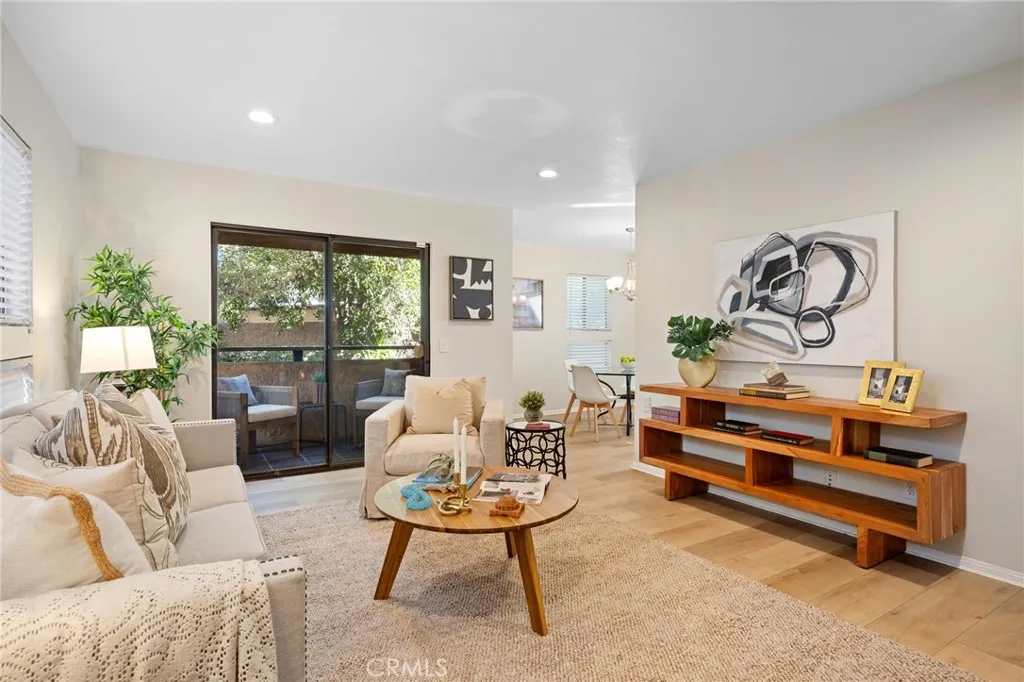 2743 Hermosa Avenue B, Glendale, California 91020 home-pic-6